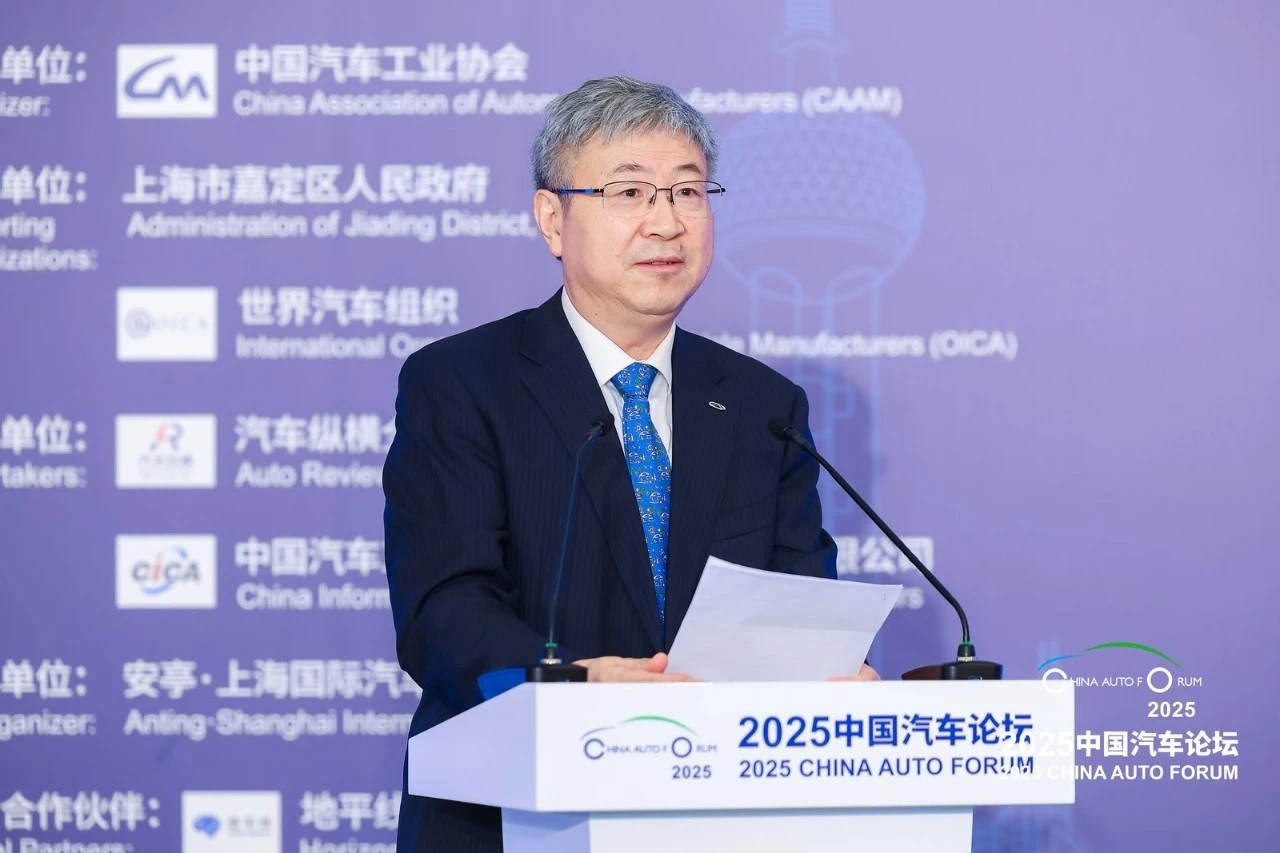 车企高管呼吁“反内卷”、正视智驾差距！  中汽协付炳锋：全行业将平稳运行 告别“多事之秋”
